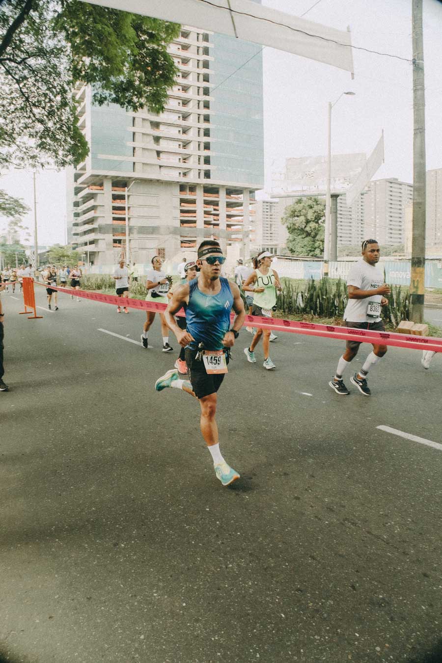Running tank hombre aqua