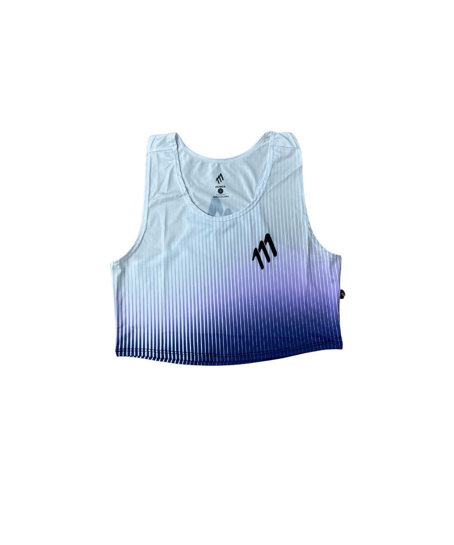 Running crop top arándano mujer