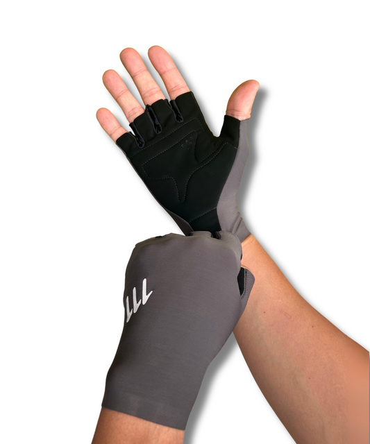 Half distance gray gloves